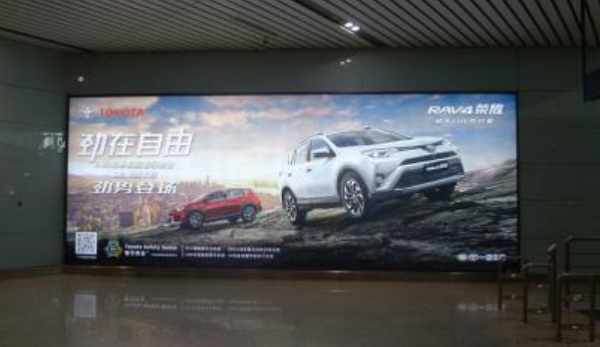 天津濱海機場(chǎng)燈箱廣告投放案例