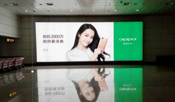 長(cháng)春龍嘉機場(chǎng)行李提取處燈箱廣告投放案例