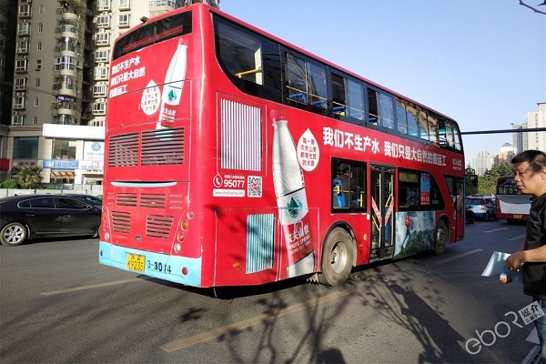 農夫山泉公交車(chē)身廣告投放案例