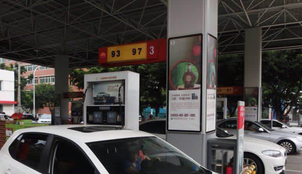 加油站立柱燈箱廣告