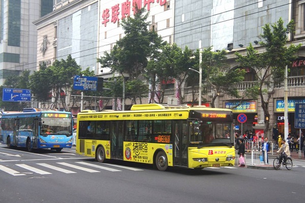 公交車(chē)車(chē)身廣告