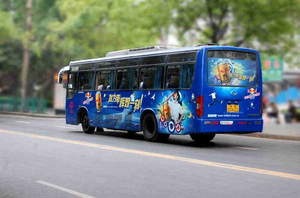 公交車(chē)身廣告
